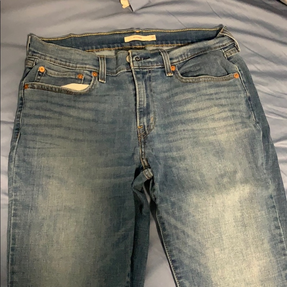 LEVI JEANS